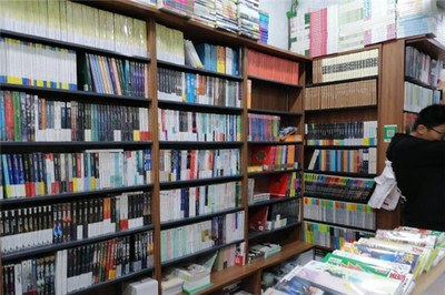 崇文書店 網(wǎng)絡(luò)文化經(jīng)營(yíng)的新探索與傳統(tǒng)堅(jiān)守